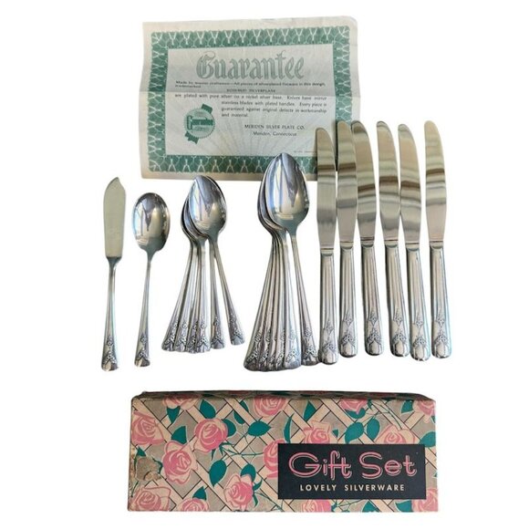 Rosebud Flatware Meriden Silver Plate Co. 20-Piece Silverware Set - Picture 1 of 9